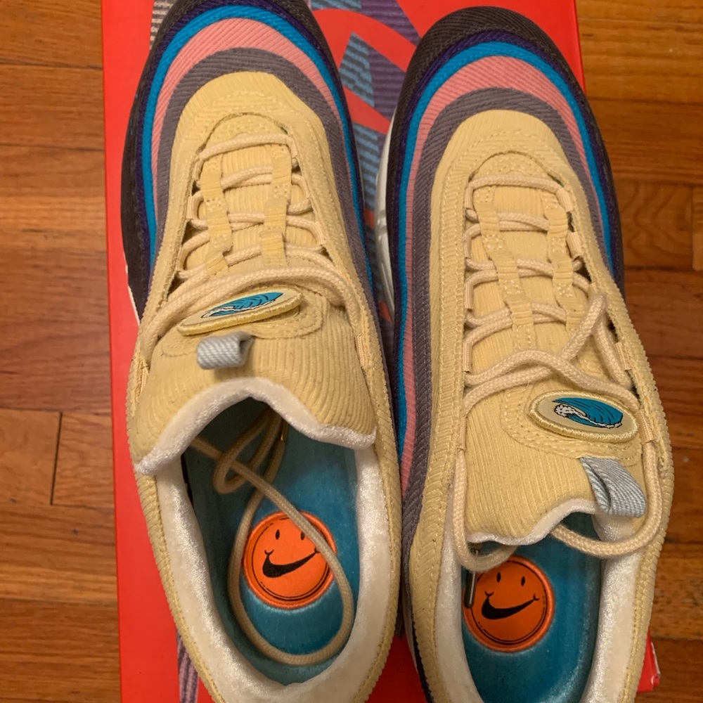 Nike Air Max 97/ with 2 laces and box